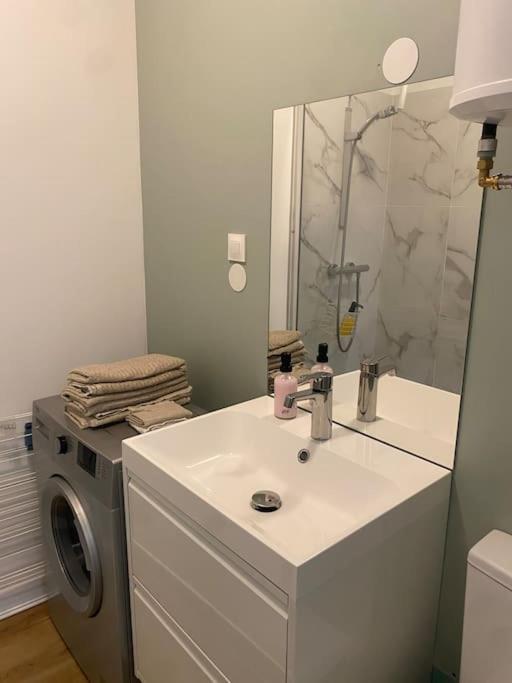Appartement Charmant Hypercentre Avec Patio Prive Et Parking 奥尔良 外观 照片