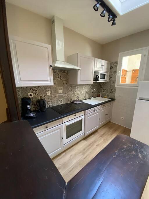 Appartement Charmant Hypercentre Avec Patio Prive Et Parking 奥尔良 外观 照片