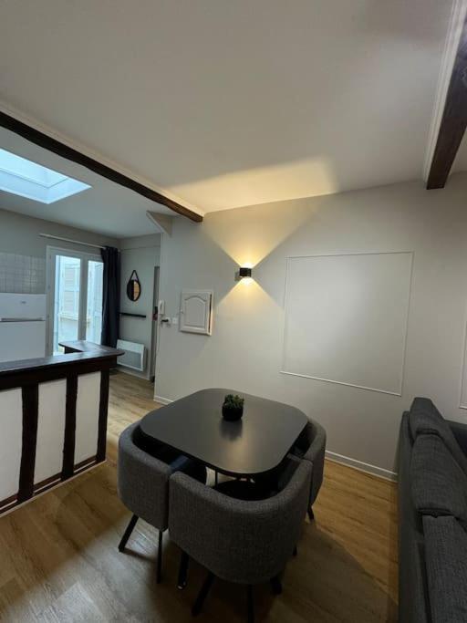 Appartement Charmant Hypercentre Avec Patio Prive Et Parking 奥尔良 外观 照片