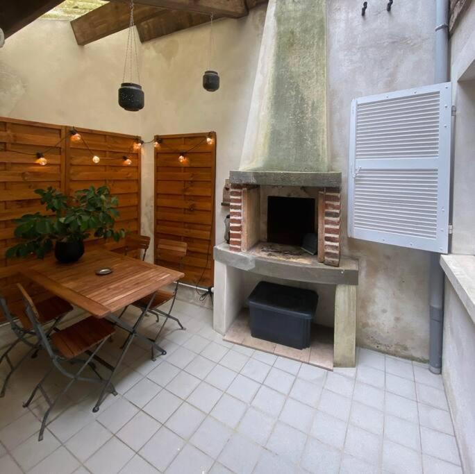 Appartement Charmant Hypercentre Avec Patio Prive Et Parking 奥尔良 外观 照片