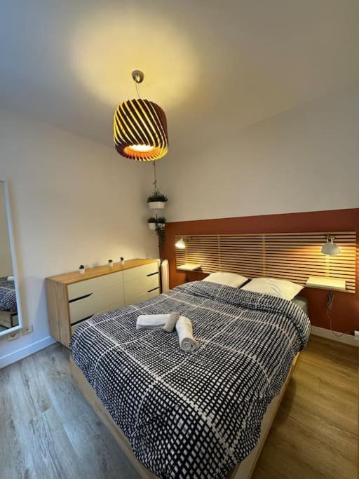 Appartement Charmant Hypercentre Avec Patio Prive Et Parking 奥尔良 外观 照片